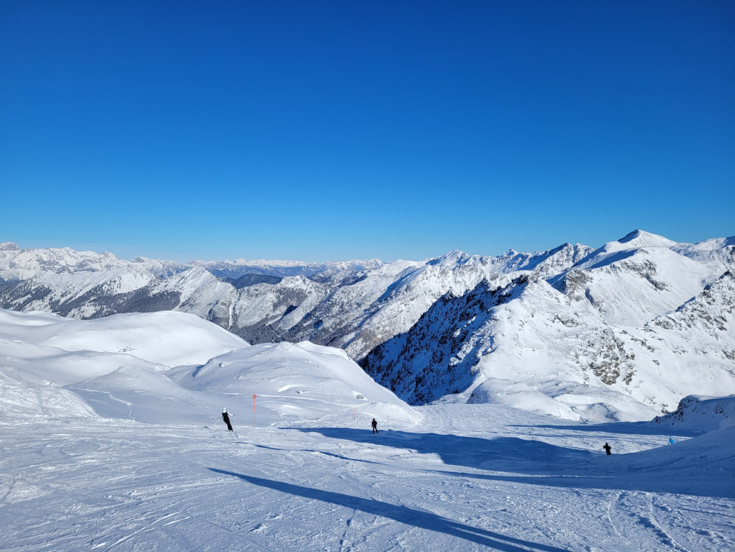 Dann mal die 4a gefahren. Bis auf den mittleren Südhang (sehr schwer zu fahren) sehr schön!
