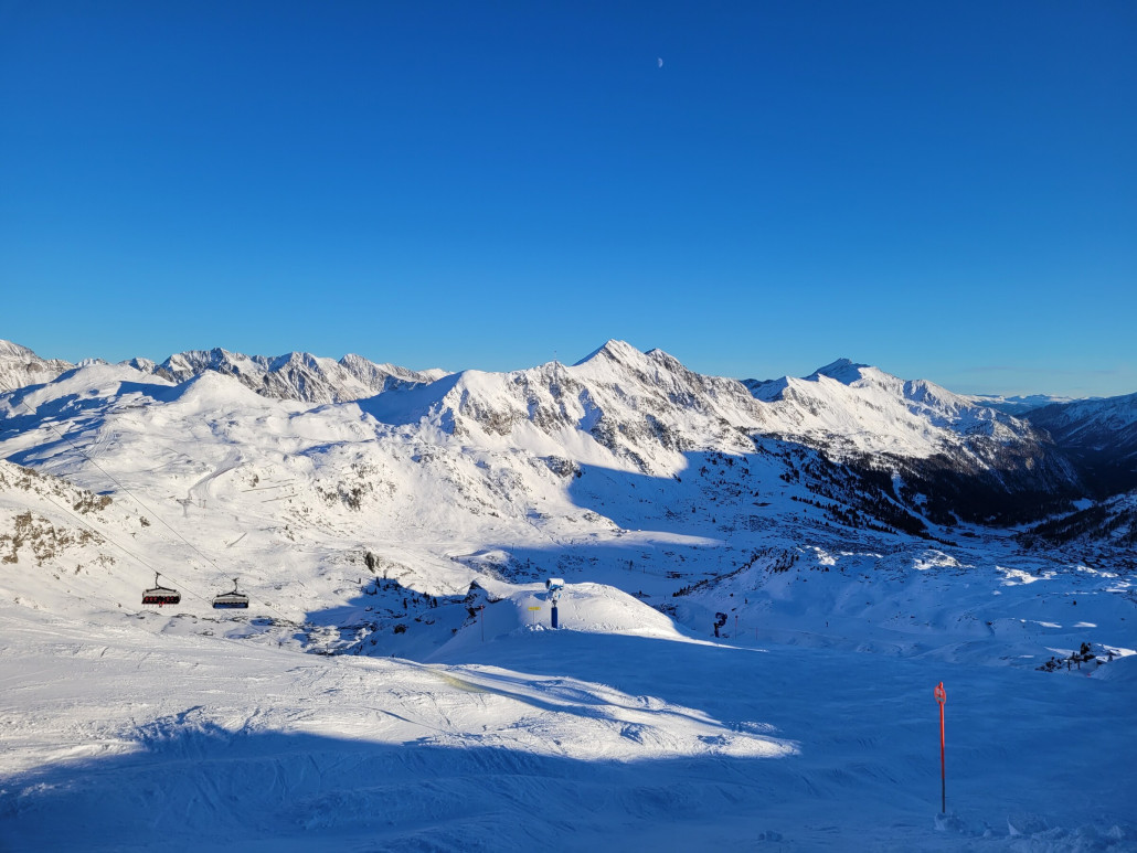 Um 15.15 Uhr zog bereits überall der Schatten rein. Die Pisten hier waren wahrlich hinüber!