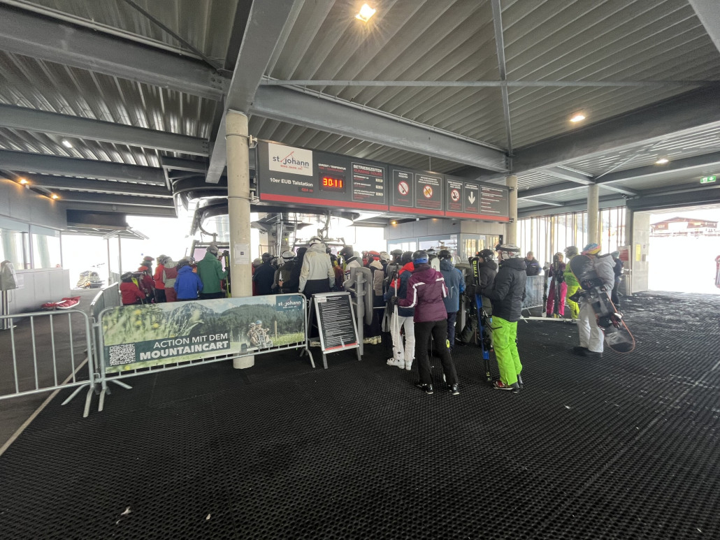 Heute in der Früh bei der Gondel. So ähnlich sah es dann auch beim Sessel aus.