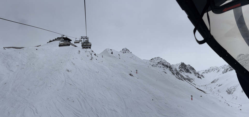 Es zieht düster rein aber aktuell noch kein Schneefall.
