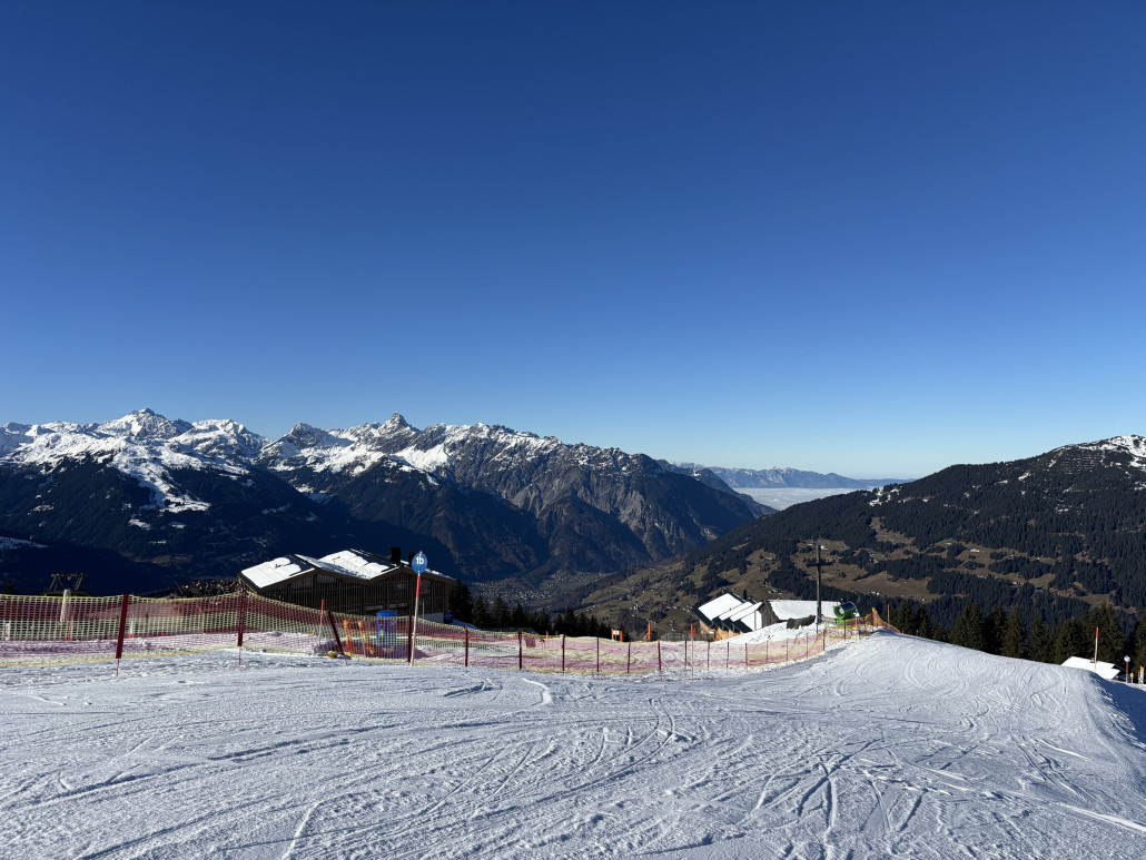 Und der Blick übers Kapell ins grüne Tal.