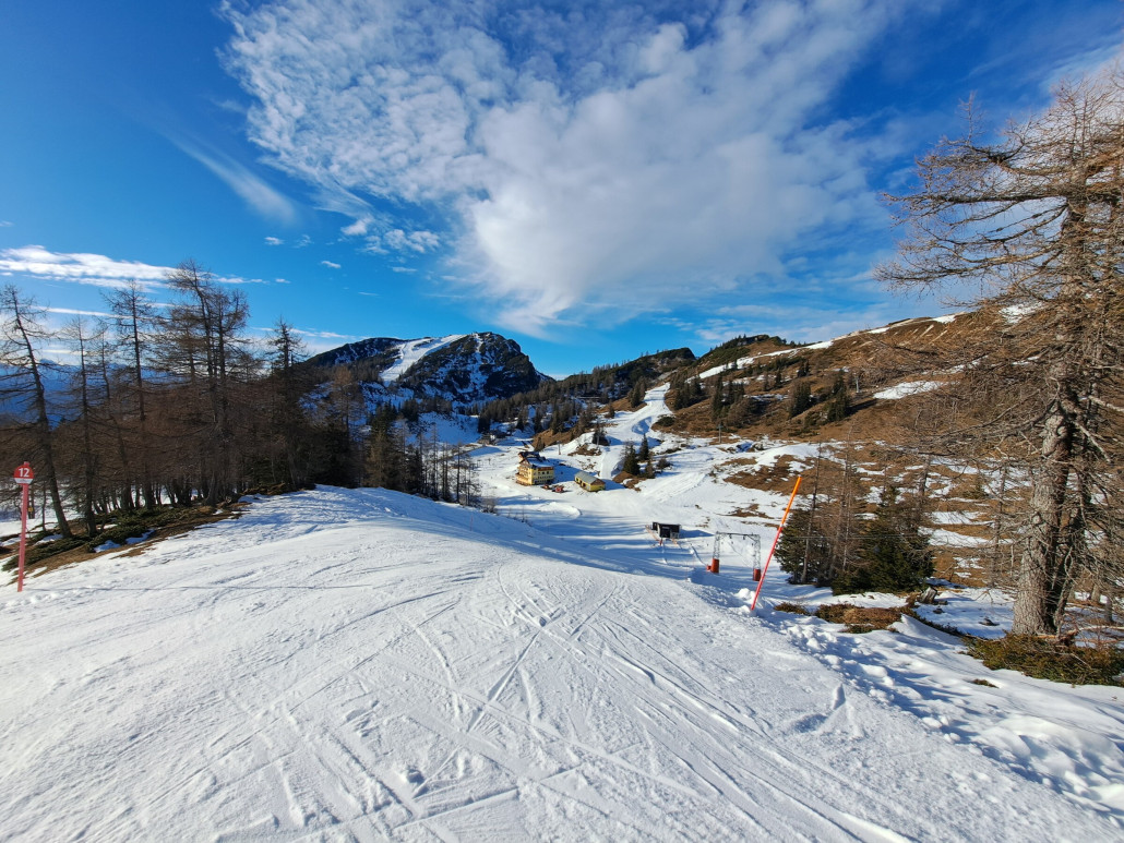 Blick vom Lärchkogel zu Schneiderkogel und Lawinenstein um 14:00