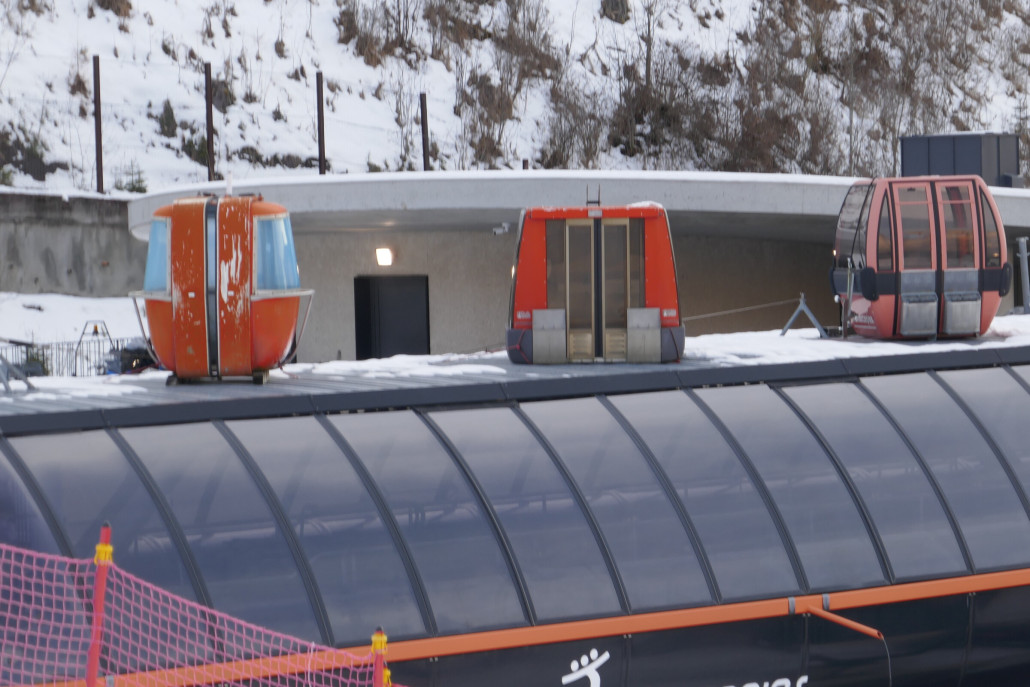 3 Kabinengenerationen der Dantercepies auf dem Dach der vierten aktuellen Generation