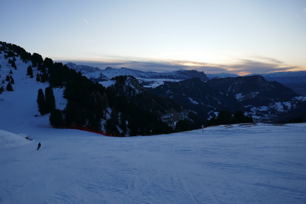 In der Dämmerung ein letztes Mal die 10,5km La Longia 1300Hm runter. Ein perfekter Abschluss für diesen tollen Skitag.