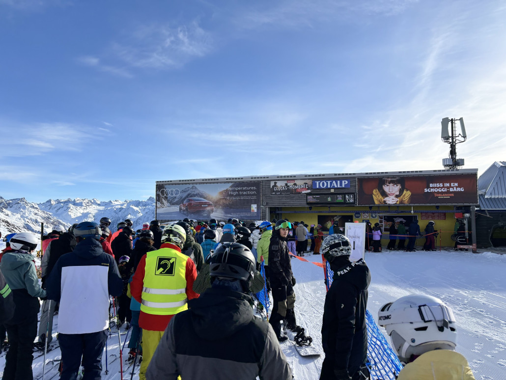 Totalp Warteschlange ca. 10min