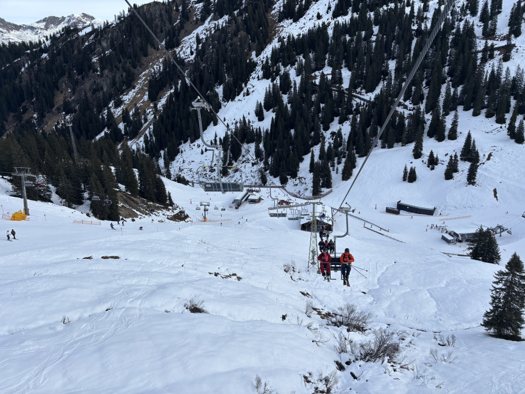 Die rote direkt in der Liftlinie ist jetzt auch auf