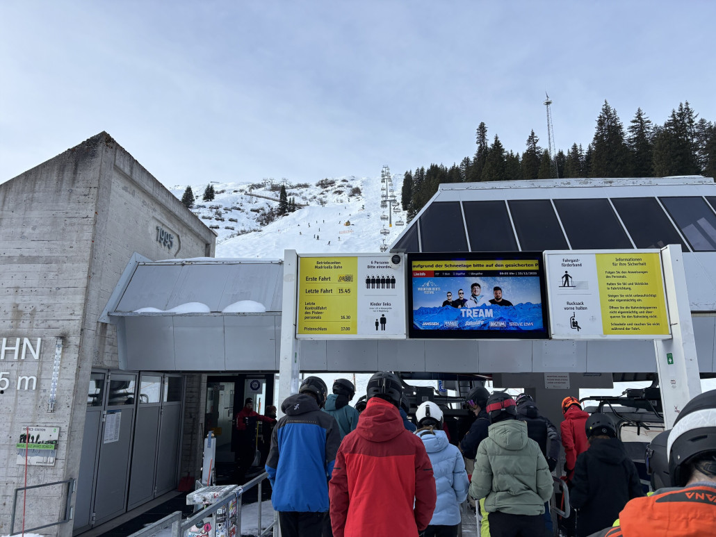 Unten angekommen die erste Minute Wartezeit des Tages