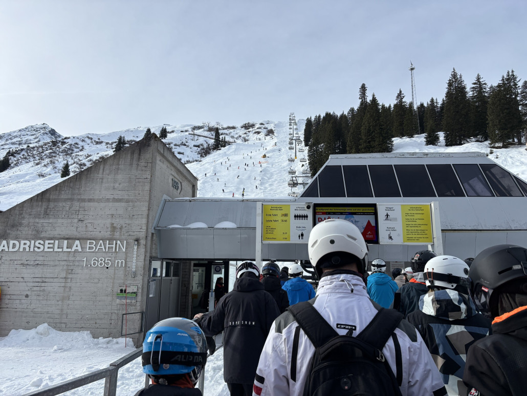 Madrisella Bahn unverändert von der Anstehzeit