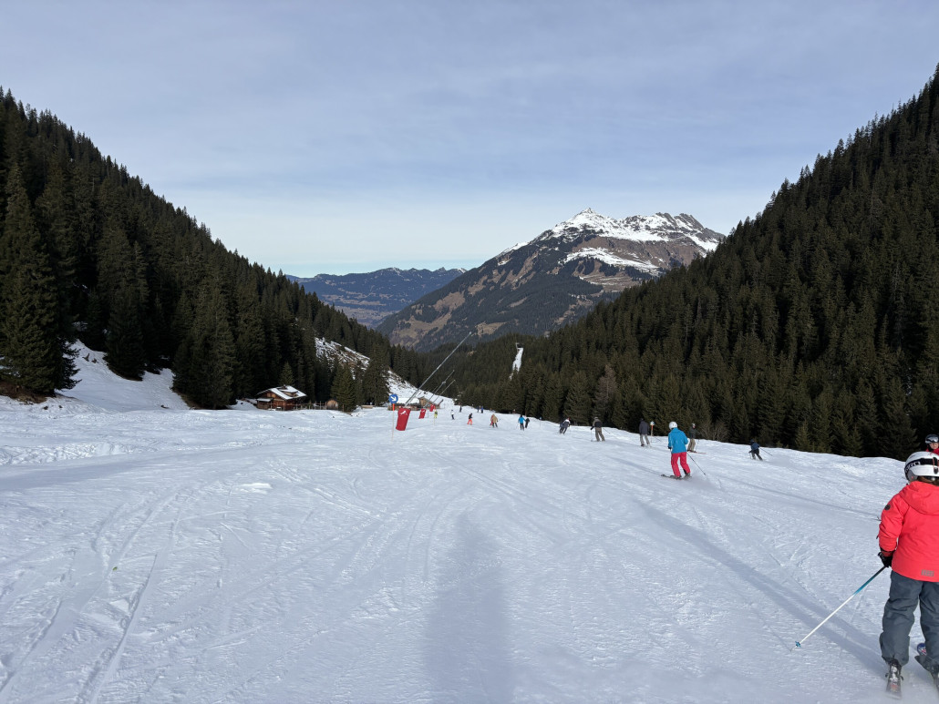 Wo es dann breiter wird geht’s gut zum durchziehen - auch wenn viele Skischulen unterwegs sind