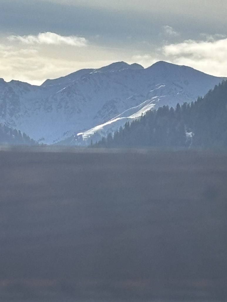 Blick vom Högalm Richtung Süden, ist das ein Skihang?