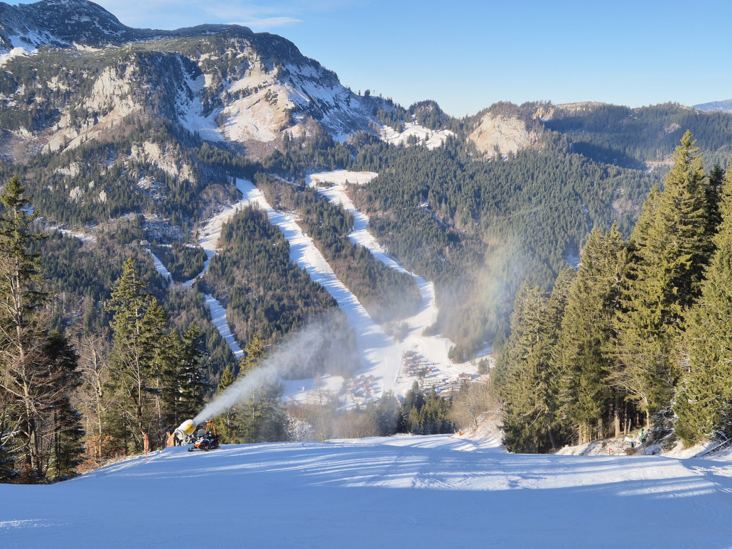 Loser Talabfahrt, im Hintergrund die Sandlingpisten