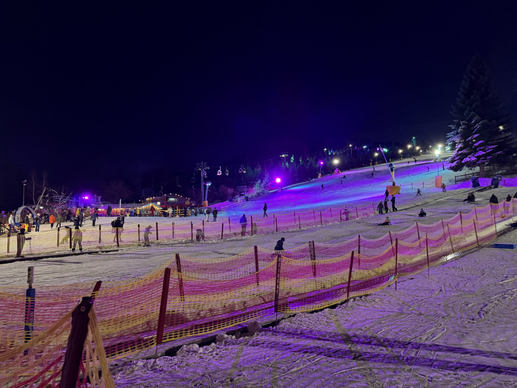 Rodelhang auch halb sechs noch gut besucht