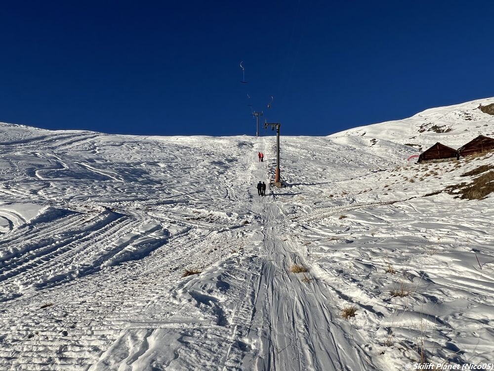 Wenig Schnee auf dem Aufstieg von La Nouva