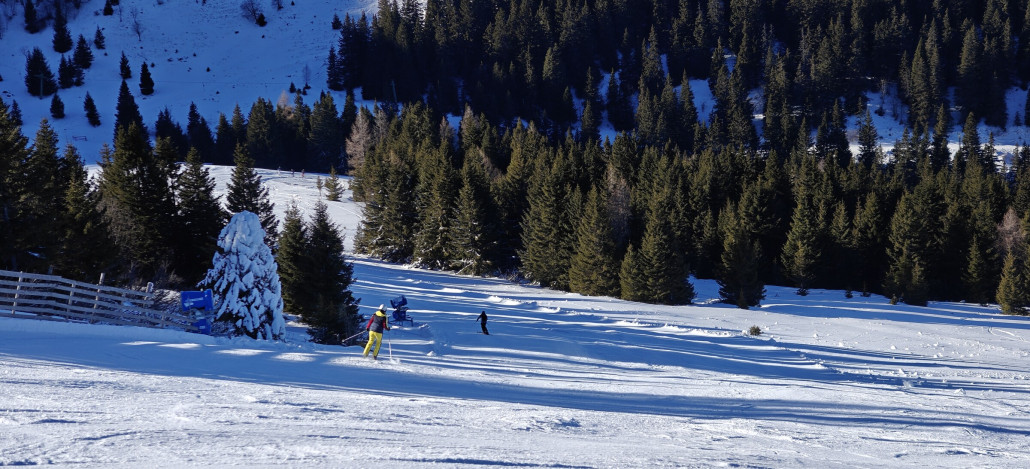 Hipfl-Querfahrt untere Familienabfahrt - guter Schnee aber noch ziemlicher Versatz