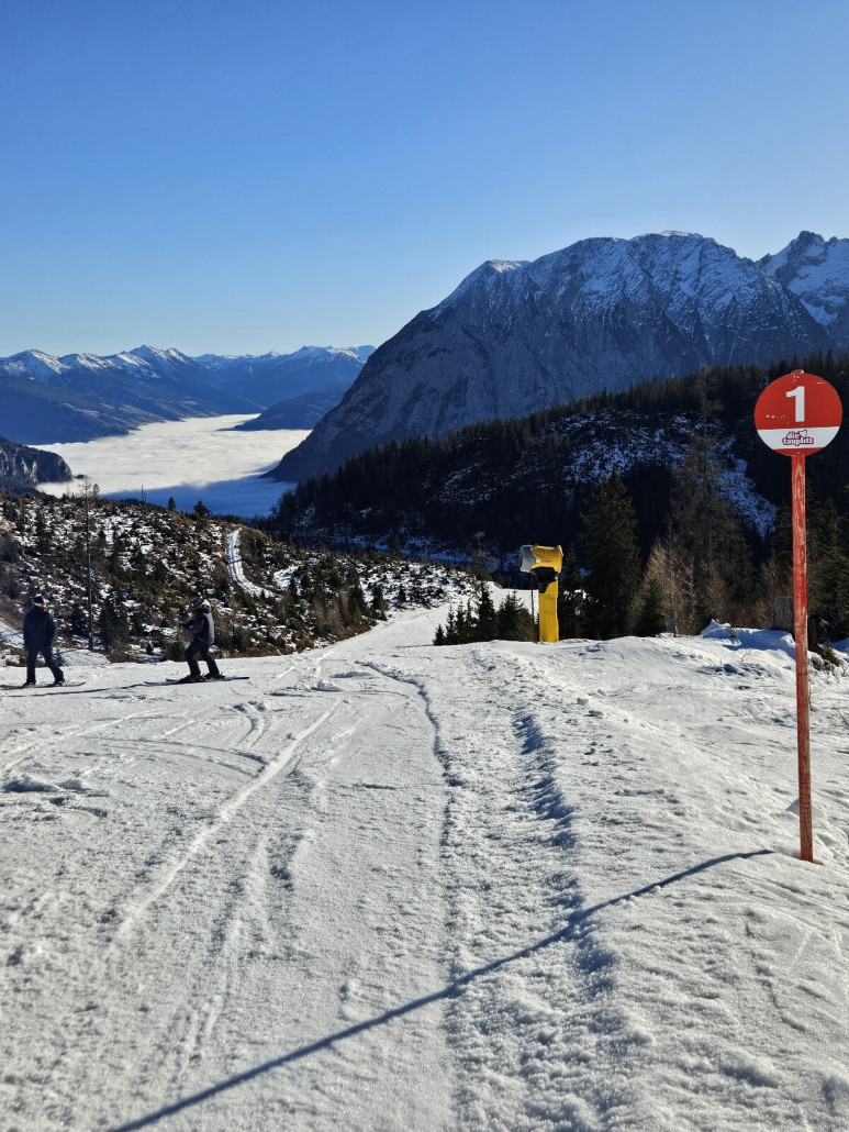 früher Nachmittag, oberer Teil der Talabfahrt Richtung Tauplitz