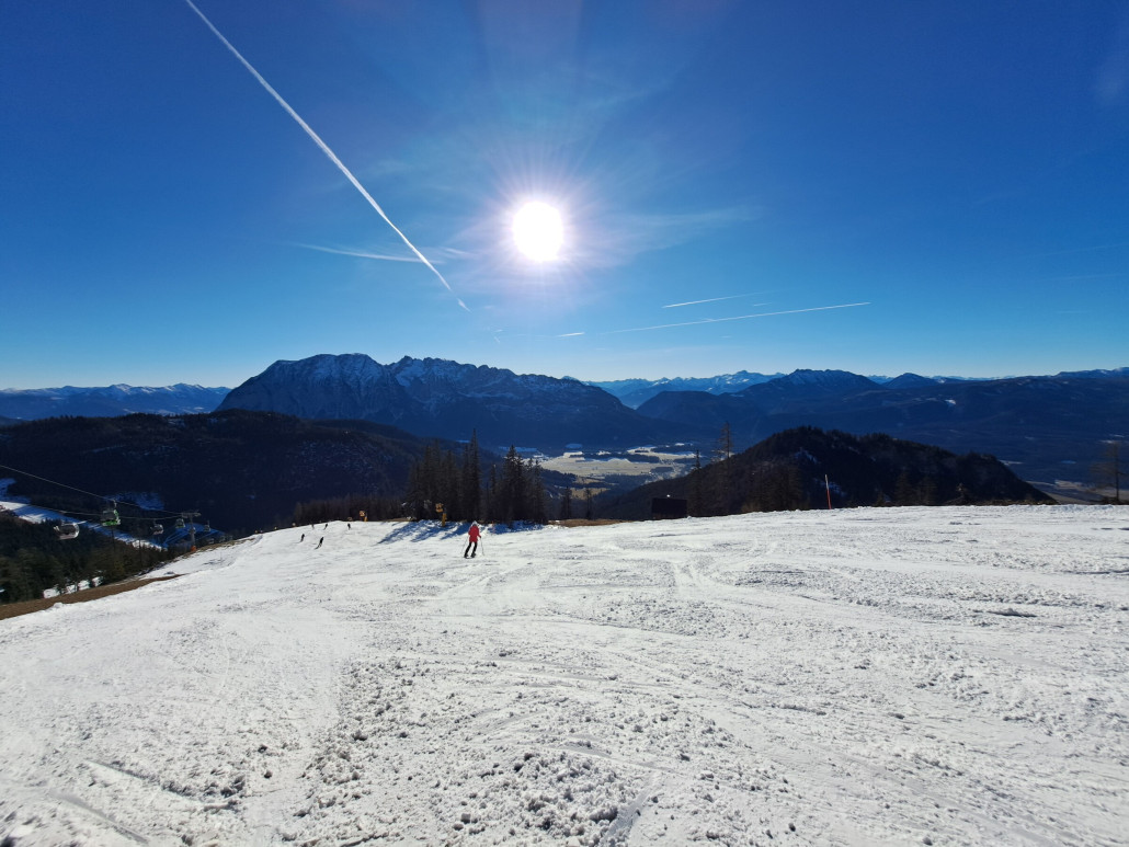 Piste 27 (rot; Mittersteinabfahrt) um 11:45
