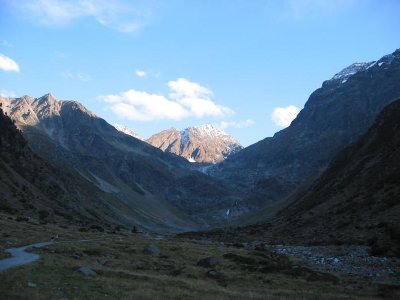 Fast hindernislos und breit: der mittlere Talboden bis zum Ansatz der Steilstufe