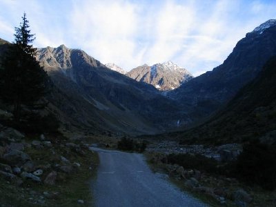 Im unteren Bereich des Griestals, mehrere Kilometer lang, braucht man eglt nichts machen für eine Notweg und nur sehr wenig für eine Talabfahrt. Es ist recht flach, man müsste Geröll leicht &amp;quot;verschieben&amp;quot; und das Ganze etwas breiter gestalten
