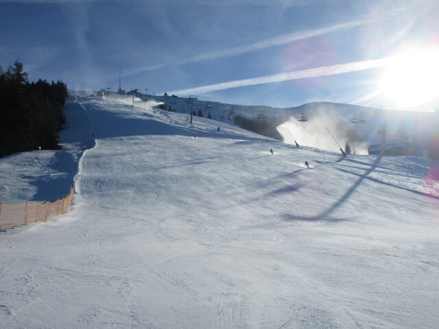 Bärnbissabfahrt, dahinter der 6-CLD Bärnbiss