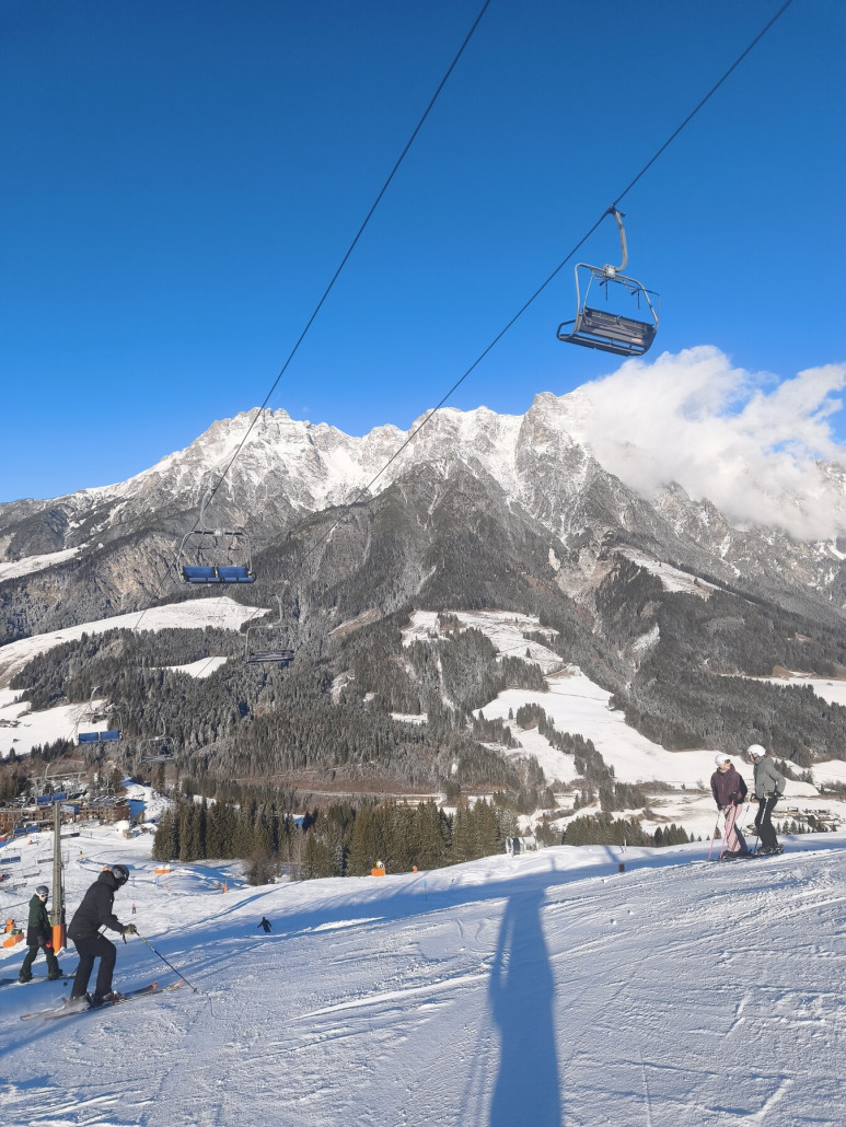 Griffiger Schnee am Almbahn 4er.