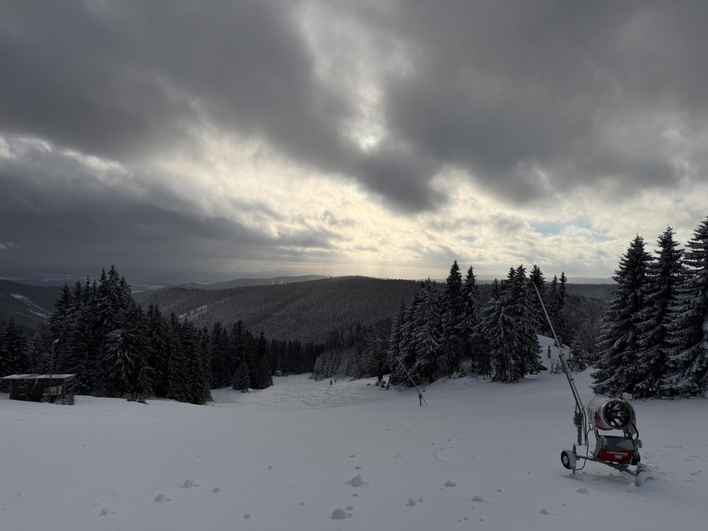 Karasek I nur zarte Anfänge der Beschneiung