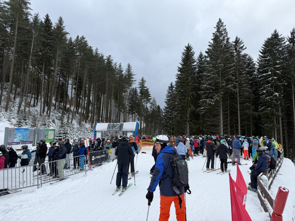 Anstehsituation am PrimaExpress, leider wird meist nicht auf 4 Plätze aufgefüllt