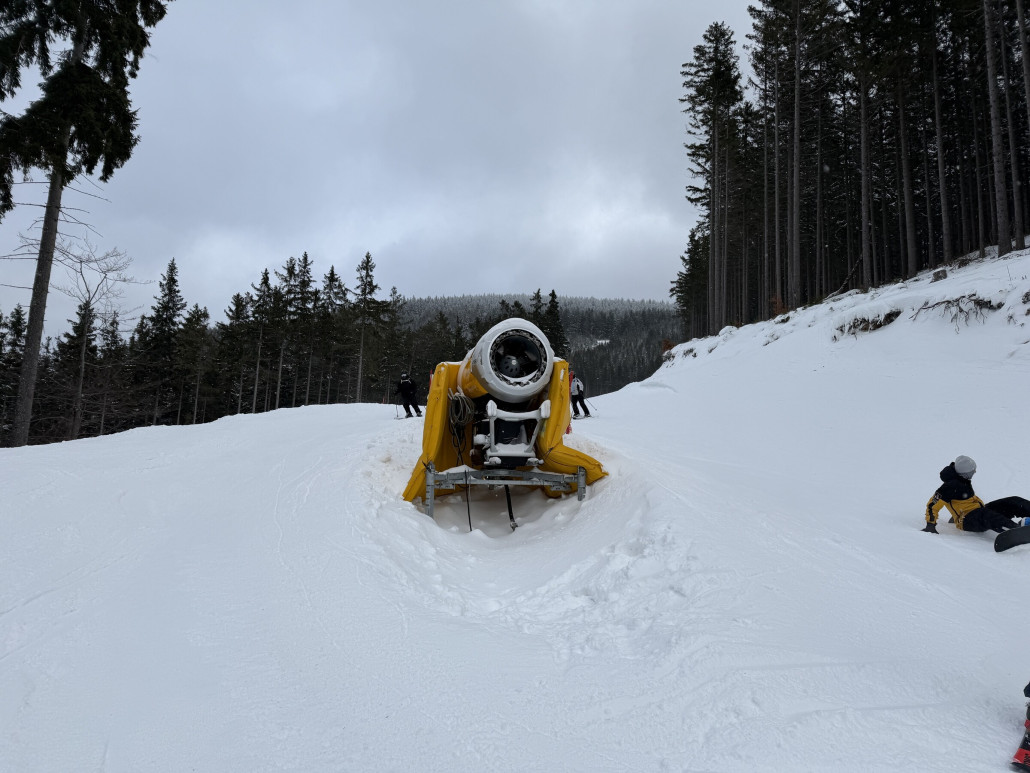 Ich werde einfach kein Freund der mittig auf der Lazenska stehenden Kanonen, es bilden sich zwangsweise zwei schmale und abgerutschte Streifen seitlich davon