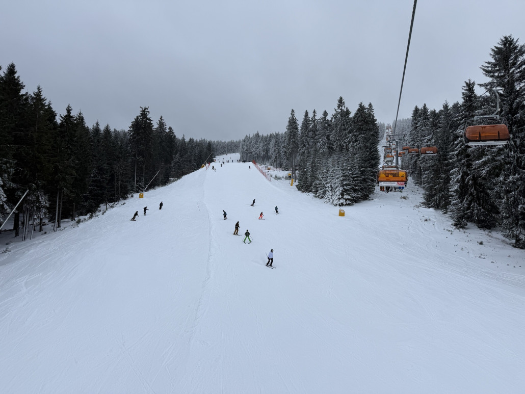 ...als der fehlende Platz nach der Straßenüberfahrt, der Steilhang war recht abgerutscht