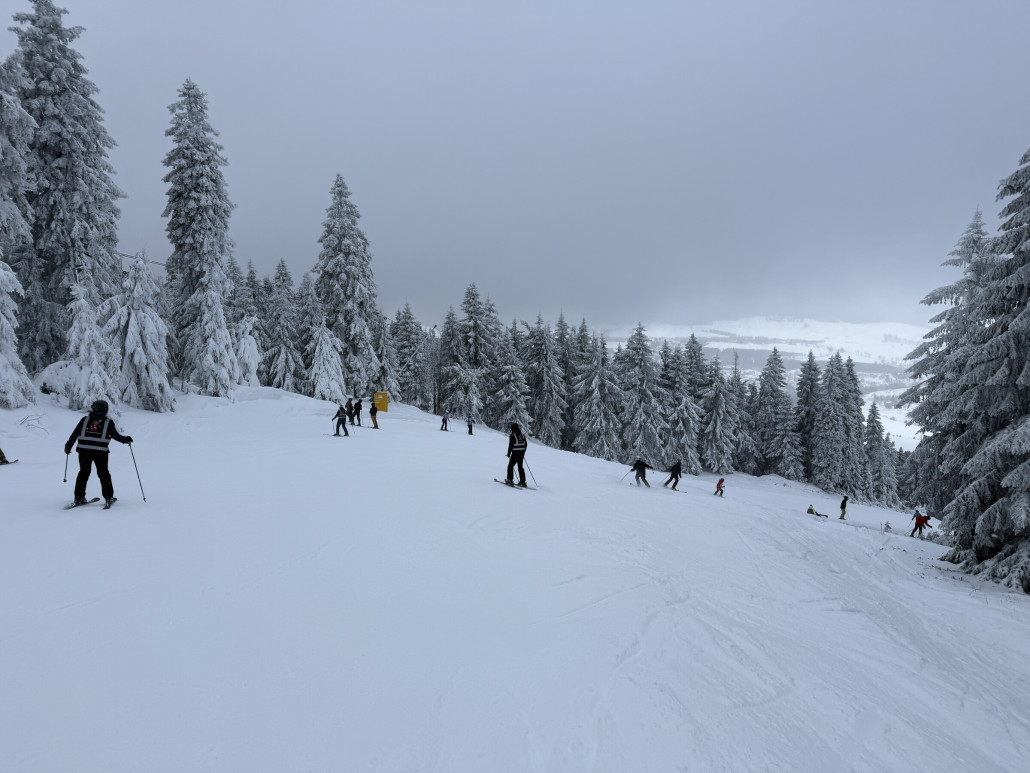Auch auf der Premostena merkte man das Schnee nicht üppig vorhanden ist, hier fehlt etwa 1/3 in der Innenkurve