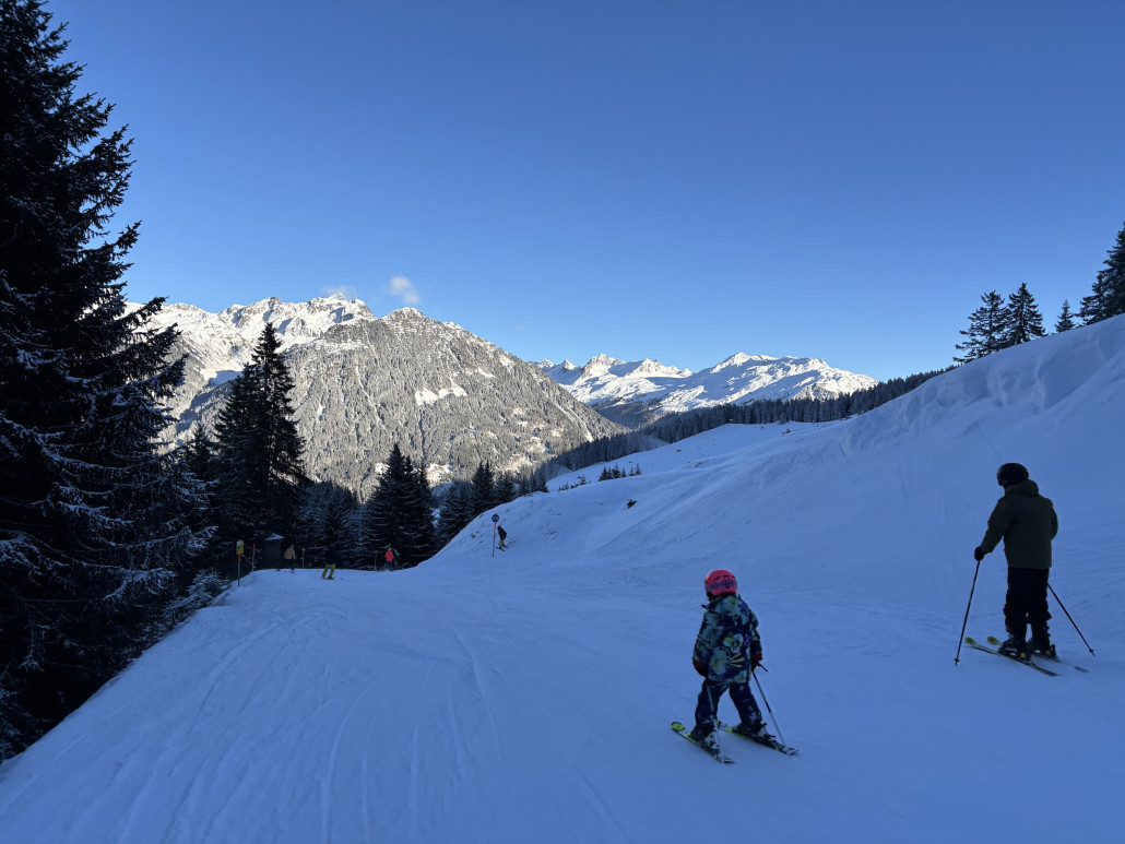 Dann die Talabfahrt getestet - neue Schneeanlage hat hier ganze arbeit geleistet, ist aber an einigen Stellen ein echter Eiskanal geworden.