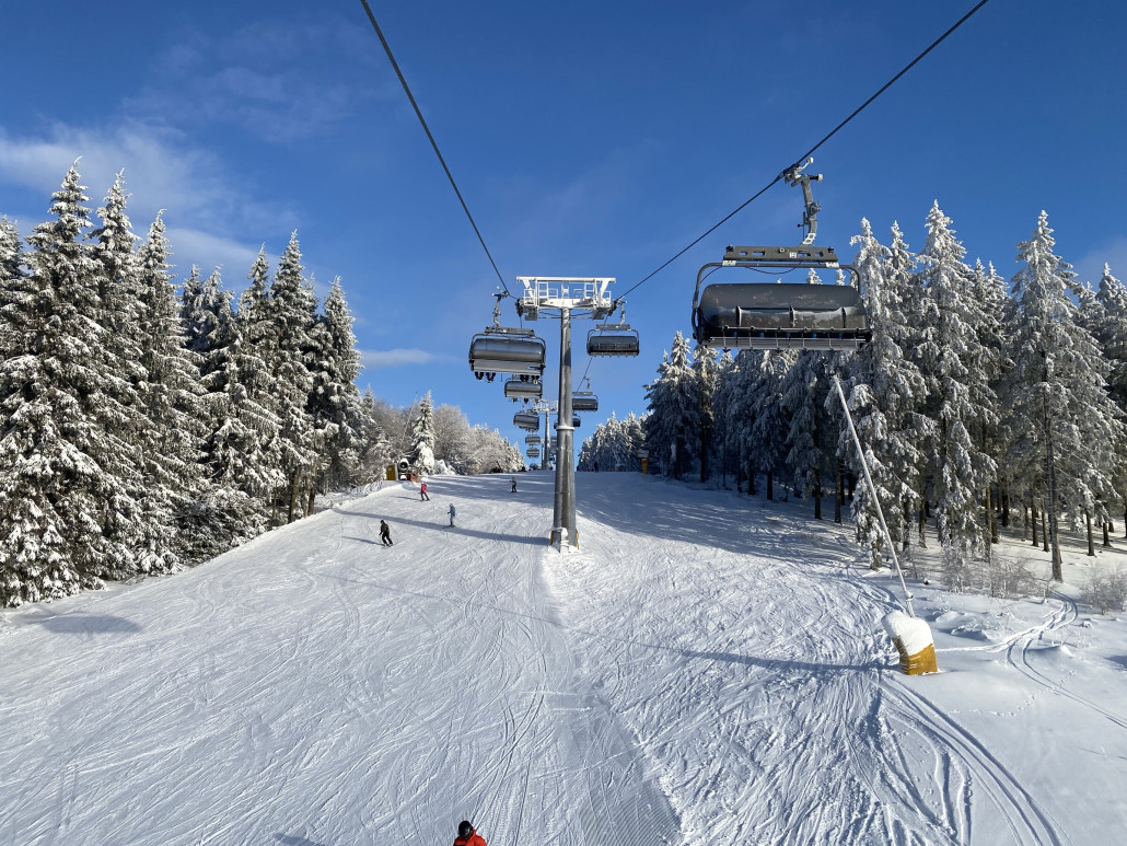 Brembergkopf II: Schöne Bahn, flache Piste. Selbst der Junior war am Meckern, dass er schieben muss