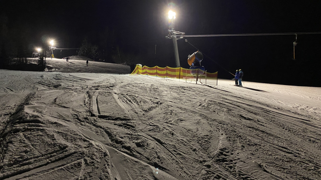 Blick auf die "Hauptpiste" rechts vom Lift