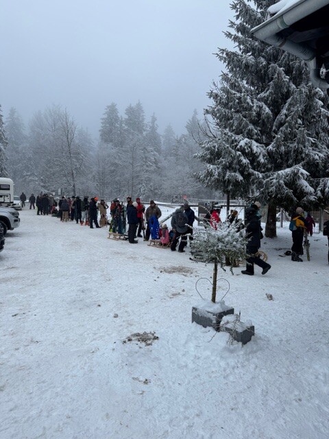 Schlange vor der Kasse