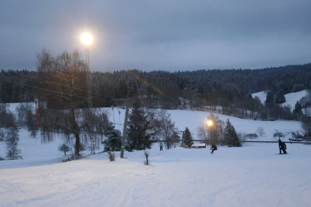Nach 16:30Uhr wurde das Flutlicht eingeschaltet. Betrieb war bis 17:30Uhr