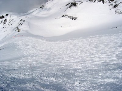 Buckeliger Starthang der roten &amp;quot;Combe&amp;quot; am Glacier de Bellecote