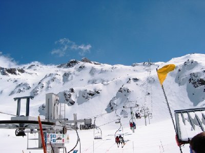 DSB Chalet de Bellecôte bei nun vollends super Wetter in diesem sehr hochalpinen Ambiente