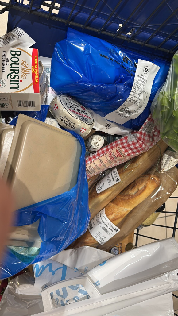 Noch schnell nen Abstecher nach Fronggraisch machen und die Vorräte füllen - geht auch ällaweil.