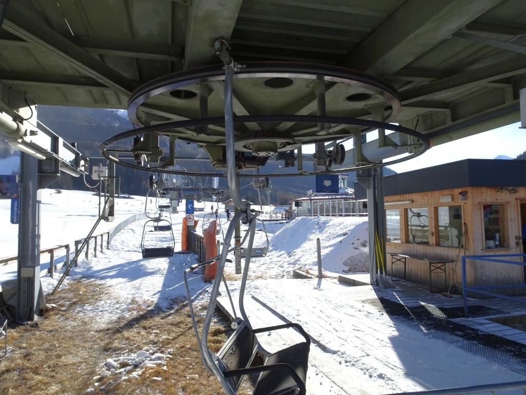 25 DSB Lärchenhang 1 Talstation.jpg