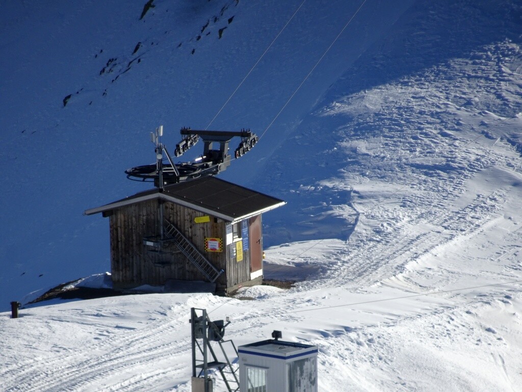 50b geschlossener SCHL Panorama Talstation.jpg