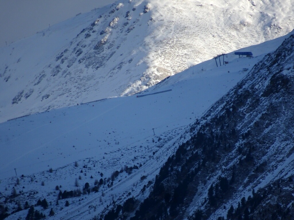 26 Blick nach Nauders, Zirmbahn und Almlift.jpg