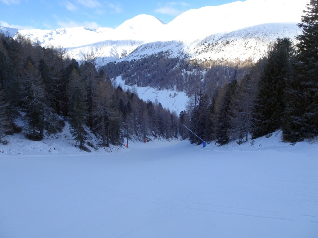 28 Piste 07 Hütteltal - geniale Abfahrt, etwas bobbahn-mäßig.jpg