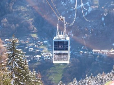 Kabine für 200 Personen, unten 117, oben 83