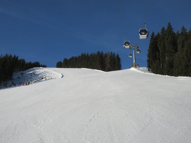 Trassabfahrt, darüber die 8-MGD trassXpress