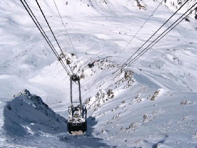 Die Kabine bei der Einfahrt in die Bergstation