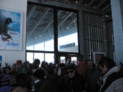 Ein kleiner Ausschnitt aus der Warteschlange... ;-((((