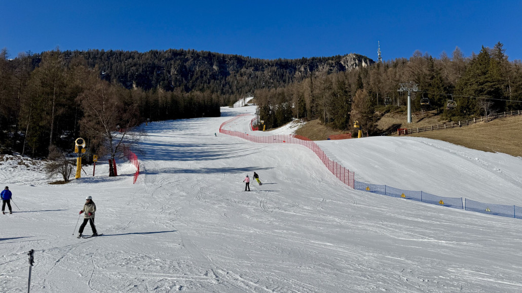 Gardenaccia, quasi mein Hausberg- oft sehr <br />viel Platz, gerade zur Mittagszeit. <br />Sessellift erschließt wirklich nette Pistenvariationen