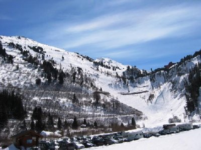 Totale der &amp;quot;Droset&amp;quot; vom Parkplatz Pré St. Esprit. Spektakulär ist auch das Überfahren der Straße nach Arc 2000 auf einer Lawinengalerie. Wenn man da nicht aufpasst und mit Vollgas drüber dübelt kann es sein, dass man plötzlich 10 Meter Luft unte