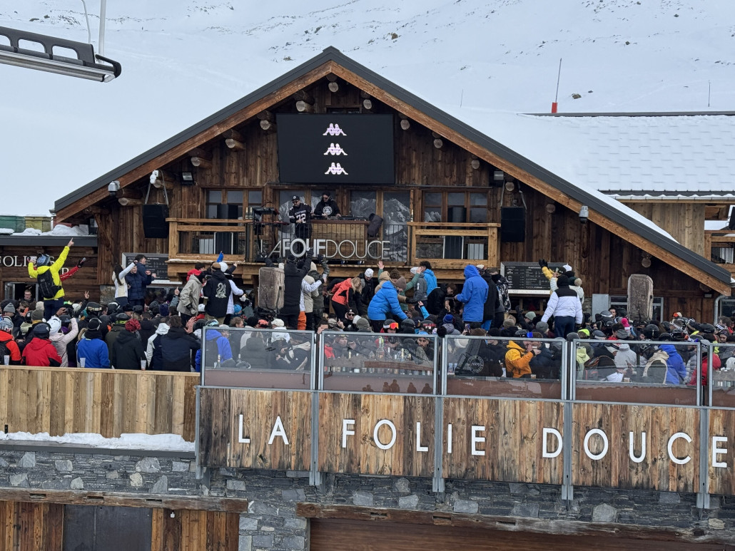 Und vorbei an der Party im Folie Douce