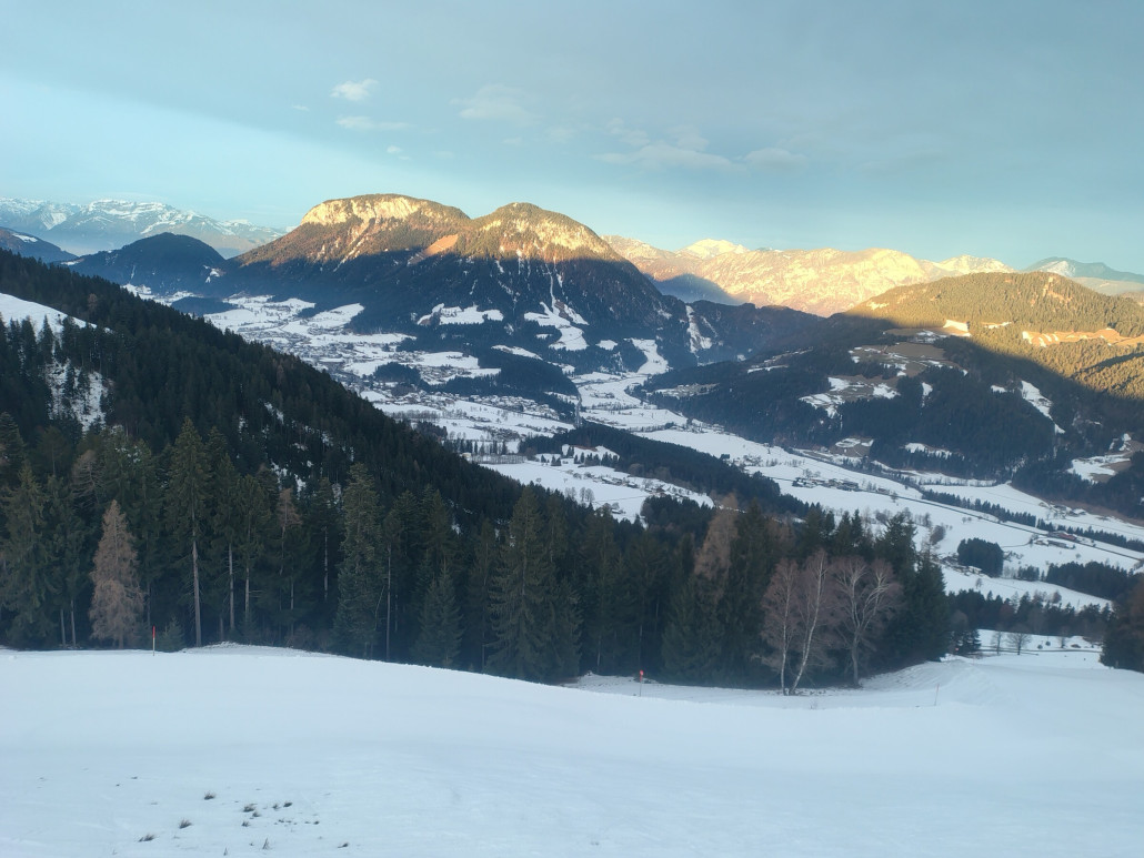 Kurz.nach acht aus der Brandstadlbahn, die alte lief auch, keine Ahnung warum(völlig unnötig)
