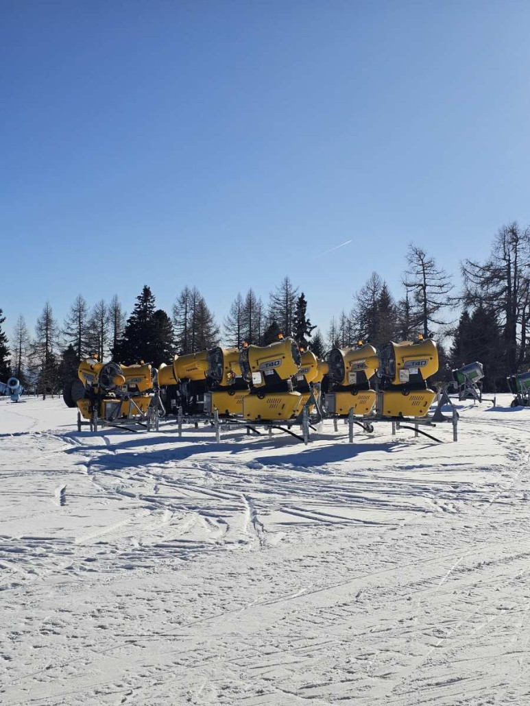 Mehr als ein Dutzend moderne Techno-Alpin.